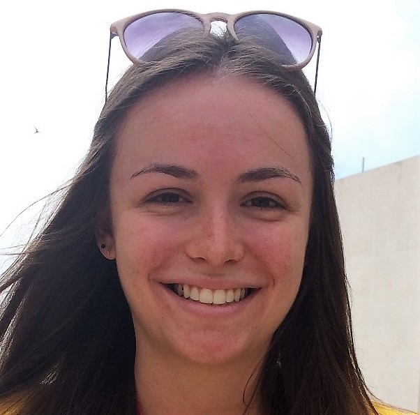 Roxanne, 21, France